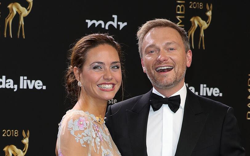 Mit Christian Lindner hat Franca Lehfeldt eine gemeinsame Tochter. In der "NDR Talk Show" hat sie nun übers Muttersein gesprochen. Mit Christian Lindner hat Franca Lehfeldt eine gemeinsame Tochter. In der "NDR Talk Show" hat sie nun übers Muttersein gesprochen.
