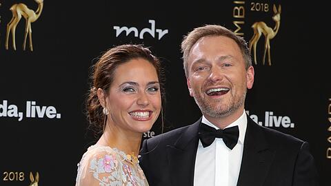 Mit Christian Lindner hat Franca Lehfeldt eine gemeinsame Tochter. In der "NDR Talk Show" hat sie nun &uuml;bers Muttersein gesprochen.
