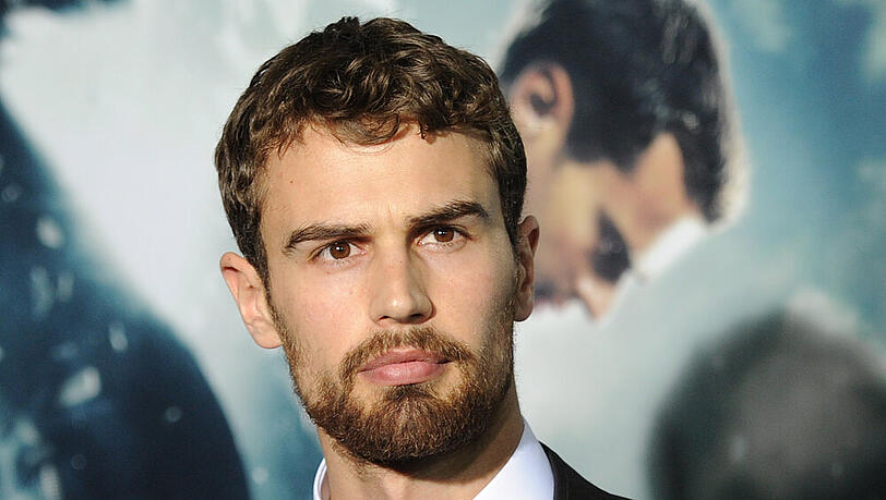 Theo James bei der US-Premiere von "Die Bestimmung - Insurgent" Theo James bei der US-Premiere von "Die Bestimmung - Insurgent"