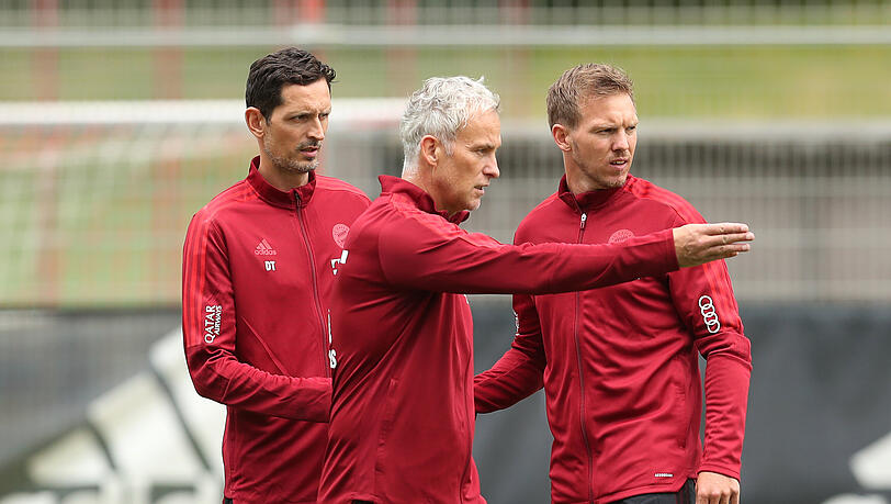 Das neue Trainer-Trio beim FC Bayern: Julian Nagelsmann (r.) mit seinen Assistenten Dino Toppmöller (l.) und Xaver Zembrod. Das neue Trainer-Trio beim FC Bayern: Julian Nagelsmann (r.) mit seinen Assistenten Dino Toppmöller (l.) und Xaver Zembrod.