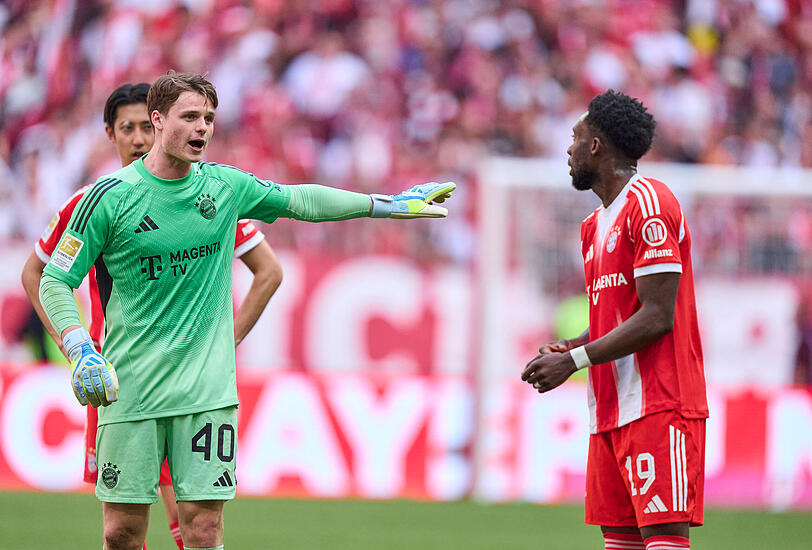 Drei Gegentore gegen Heidenheim: Jonas Urbig (l.).