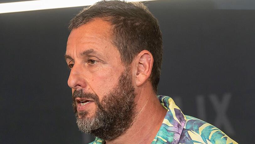 Adam Sandler würdigt in "Happy Gilmore 2" Cameron Boyce.