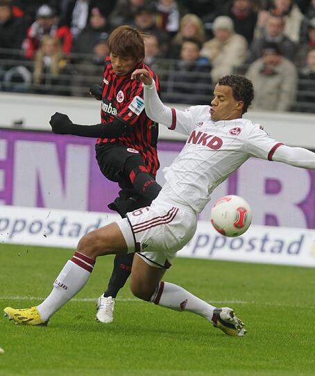 TIMOTHY CHANDLER: Note 3. Ihm merkte man gegen seinen Ex-Verein die Länderspiel-Strapazen nicht an. Steigerte sich deutlich im Vergleich zum Gladbach-Spiel. Wie Pinola hatte er seine Seite gut im Griff.