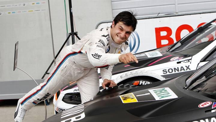 Bruno Spengler zeigts an: Er ist die nummer 1 in der DTM. Er gewann in der BMW-Debüt-Saison 2012 gleich den DTM-Titel. Auch dieses jahr führt er die Wertung wieder an. Bruno Spengler zeigts an: Er ist die nummer 1 in der DTM. Er gewann in der BMW-Debüt-Saison 2012 gleich den DTM-Titel. Auch dieses jahr führt er die Wertung wieder an.