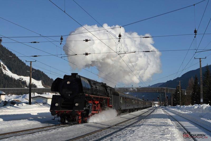 Mit dem Mozartexpress geht's zurück in die Vergangenheit.