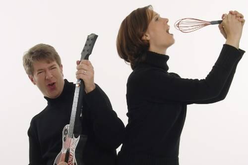Jeder hat irgendwelche Fähigkeiten: Anne Weiss und Stefan Bonner zeigen in ihrer Show "Generation Doof", wie man sie pflegt.