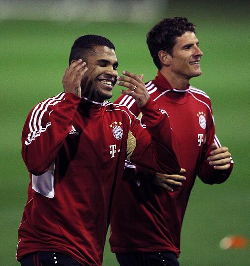 Trainingsauftakt in Doha: Trainer Heynckes lässt seine Spieler in der Luxusanlage "Aspire Academy" schwitzen.