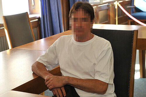 Olaf K. (53), Nürnbergs &bdquo;dienstältester&ldquo; Junkie, stand am Donnerstag wieder einmal vor Gericht.