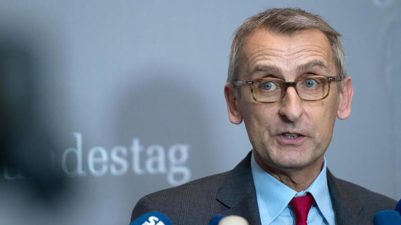 "Ich finde es nicht zu viel verlangt, wenn man sich entscheiden soll, wo man hingehören will", sagt Armin Schuster.