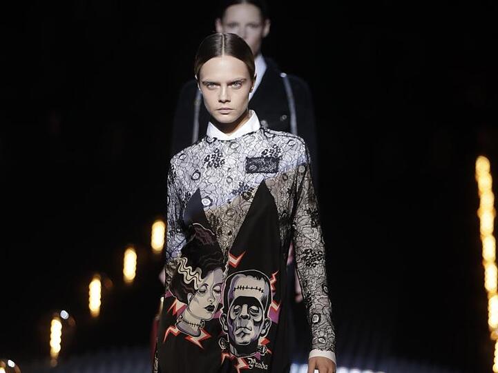 Cara Delevingne zeigt sich Frankensteins Monster und Frankensteis Braut.