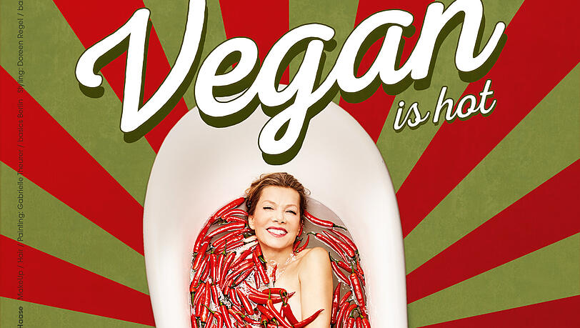 So sexy setzt sich Ursula Karven für die Tierrechtsorganisation PETA in Szene. So sexy setzt sich Ursula Karven für die Tierrechtsorganisation PETA in Szene.