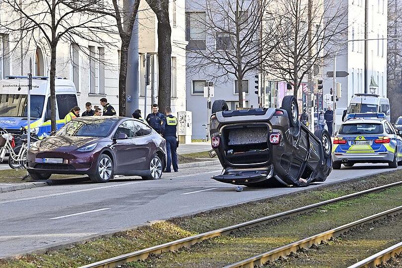 Auf der Dachauer Straße hat sich am Sonntagnachmittag ein Unfall ereignet.