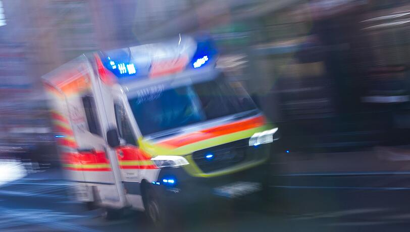 Wie es zu dem Unglück kam, ist laut Polizei noch unklar. (Symbolbild)