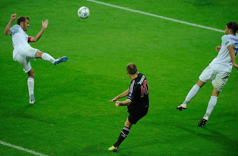 Der zweifache Torschütze Arjen Robben schlug nach dem Spiel Alarm, übte Kritik am Spiel der Bayern. Sehen Sie hier die Bilder von Robbens Auftritt gegen den FC Zürich.