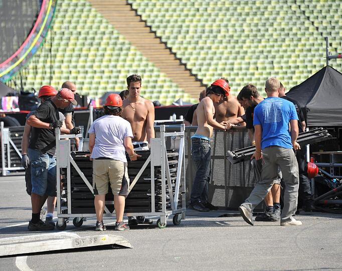 Coldplay spielen am Mittwoch im Olympiastadion. Die Vorbereitung für diesen außergewöhnlichen Abend sind im vollen Gange. Die Bilder vom Aufbau