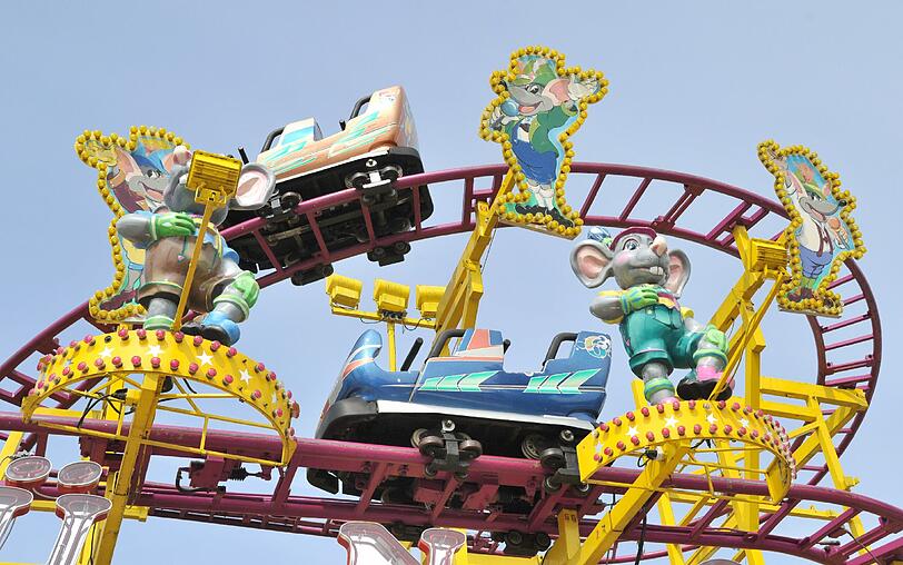 Von einem Fahrgeschäft war ein Teil abgebrochen (Symbolbild)