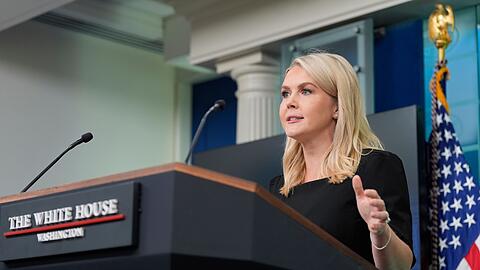 Die Pressesprecherin des Weißen Hauses, Karoline Leavitt, betont, Präsident Trump strebe stets Diplomatie an, würde aber auch - falls nötig - Stärke zeigen.