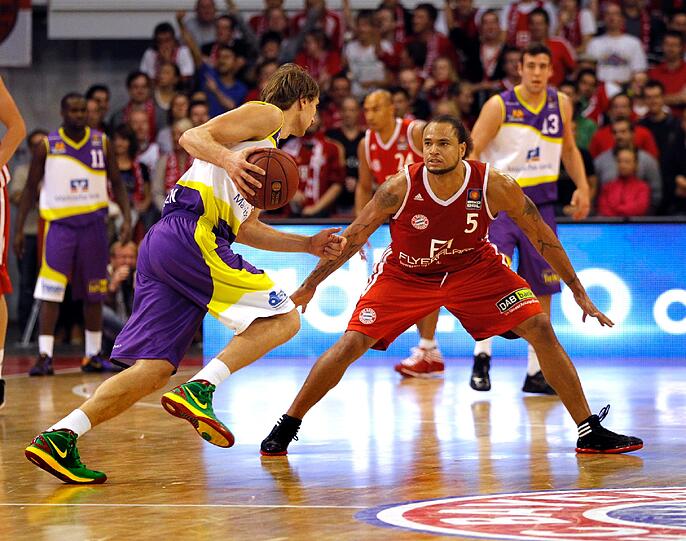 Hammerspiel der FC Bayern Basketballer: Das Team von Trainer Dirk Bauermann gewann am Samstagabend gegen Phoenix Hagen mit 100:81 und feierte damit den vierten Sieg in Serie. Die besten Bilder.