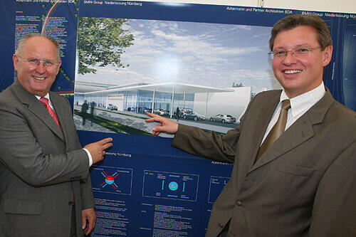 Beim Spatenstich für die neue Niederlassungen hatten Wirtschaftsreferent Roland Fleck (r.) und Nürnbergs BMW-Chef Franz Inzko noch gut lachen. Vier Monate später kommt das Aus für das Projekt.