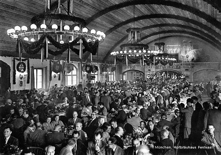 So sah der Festsaal im Jahr 1957 aus...