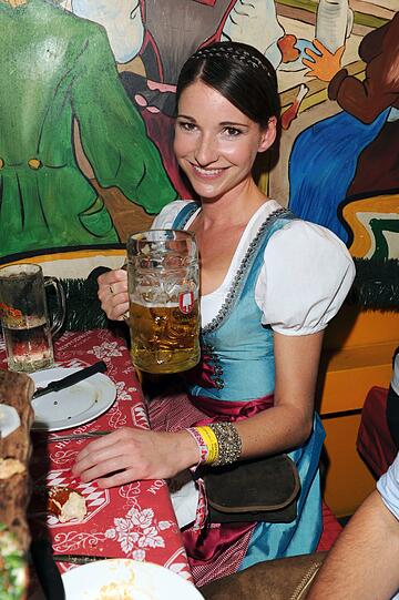 Zauberhaftes Lächeln, süßes Dirndl: Sophie Wepper
