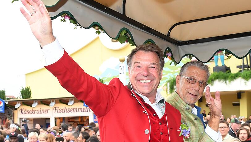 Beim Wirteeinzug: Patrick Lindner (l.) mit Peter Schäfer.