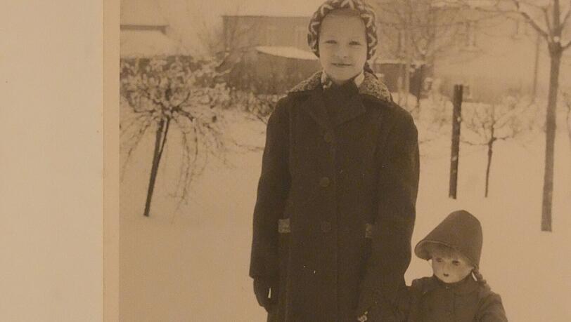 Weihnachten 1958: Maria bekommt mit 10 ihre erste Puppe. Weihnachten 1958: Maria bekommt mit 10 ihre erste Puppe.