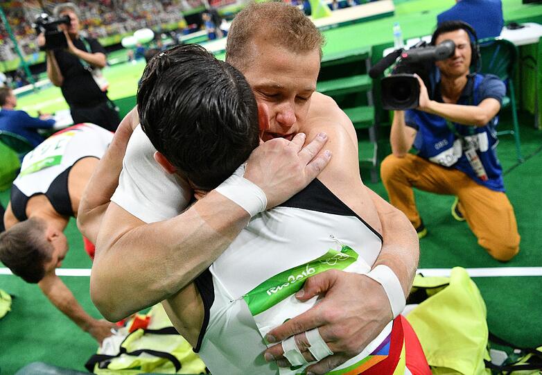 Trotz eines Kreuzbandrisses hat Andreas Toba weitergeturnt. Die Bilder aus Rio.