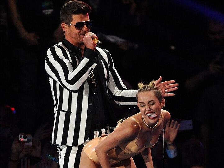 Für viele schräge TV-Auftritte hat 2013 Miley Cyrus gesorgt...