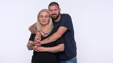 Ex-Löwe und Kandidat beim Sommerhaus der Stars: Sascha Mölders mit Frau Ivonne.