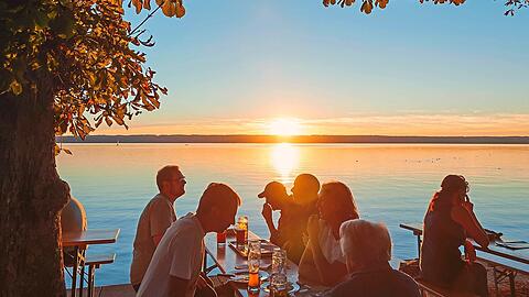 Auch Gastronomen am Ammersee sind betroffen. Mückenspray könnte zu einer der wichtigsten Flüssigkeiten des Sommers werden.
