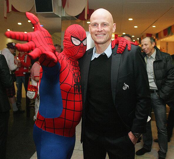 Ob Kölns Coach Stale Solbakken hier erste Pläne mit einer potenziellen Neuverpflichtung spinnt...?