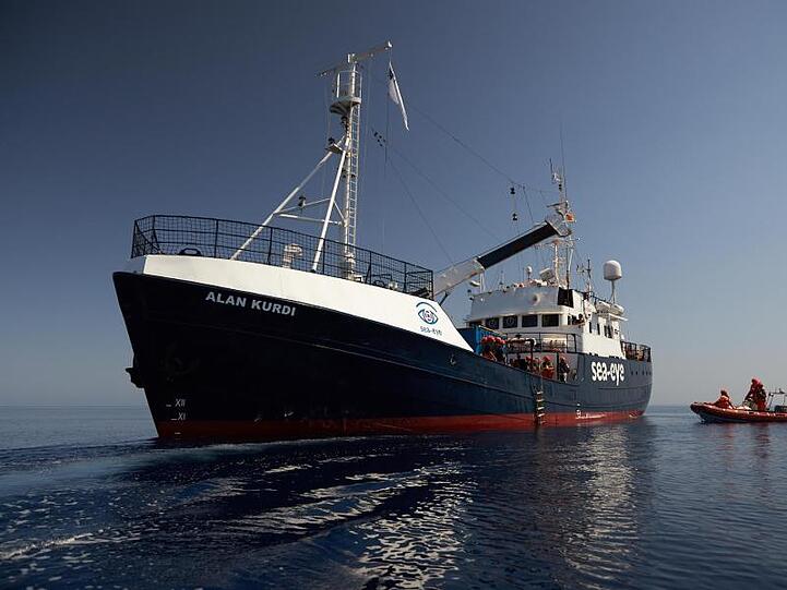 Das Seenotrettungsschiff "Alan Kurdi" Ende Juni im Mittelmeer.