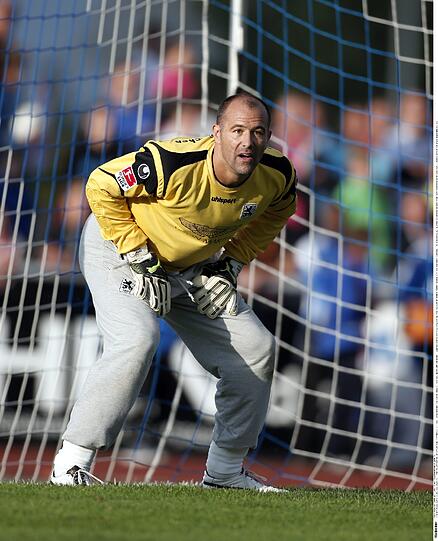 GABOR KIRALY: Wäre der Gast aus dem Ruhrpott vor dem Tor nicht so dermaßen umständlich gewesen, hätte er deutlich mehr zu tun bekommen.  Das, was er auf sein Gehäuse kam, entschärfte er absolut problemlos. NOTE 3