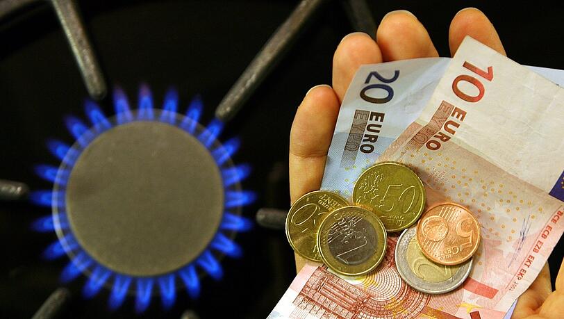Bei einem Verbrauch von 20.000 Kilowattstunden Erdgas pro Jahr kommen - je nach Tarif - Mehrkosten von mehr als 300 Euro auf den Verbraucher zu.