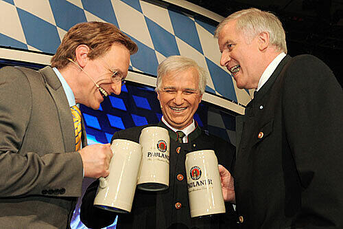 Ja, wenn in Wirklichkeit nur alles so harmonisch wäre: Robin Brosch, Wolfgang Krebs und Horst Seehofer.