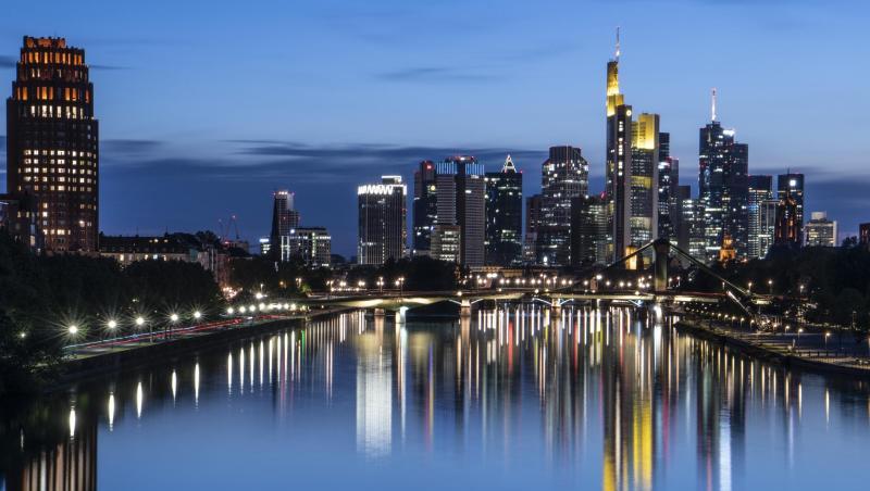 In Frankfurt freut man sich auf die Fashion Week. In Frankfurt freut man sich auf die Fashion Week.