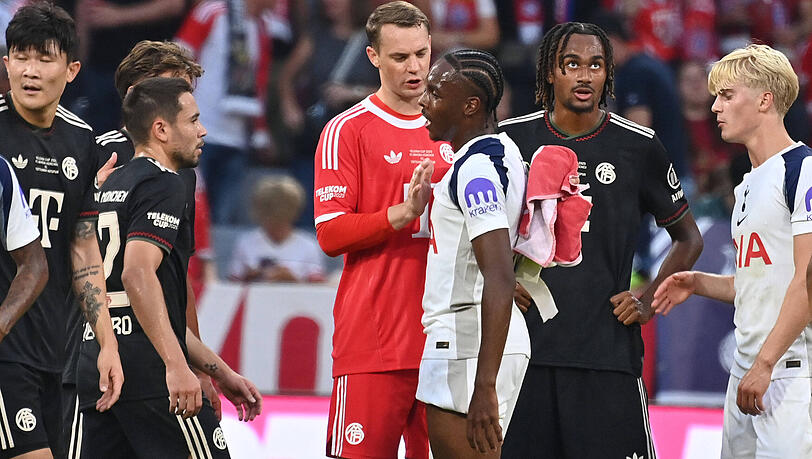 Im Testspiel gegen Tottenham liefen die Bayern-Stars erstmals mit den neuen Champions-League-Trikots auf.