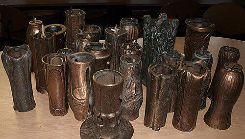 Diese Bronzevasen boten die Diebe zum Verkauf an Diese Bronzevasen boten die Diebe zum Verkauf an