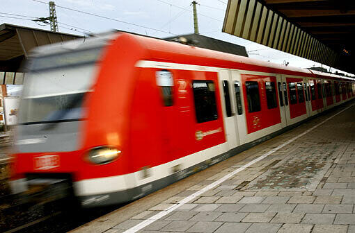 Immer wieder werden S-Bahnhöfe zum Schauplatz für Gewaltausbrüche. (Symbolbild S-Bahn)
