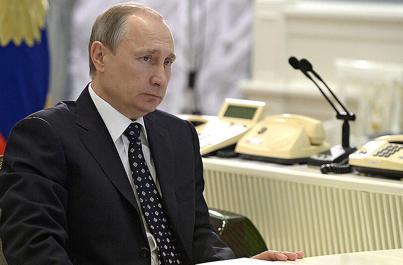 Kremlchef Wladimir Putin will eine internationale Koalition gegen den selbsternannten Islamischen Staat schmieden. Dazu habe er nach eigenen Angaben auch mit den USA, der Türkei, Saudi-Arabien, Jordanien und Ägypten gesprochen.