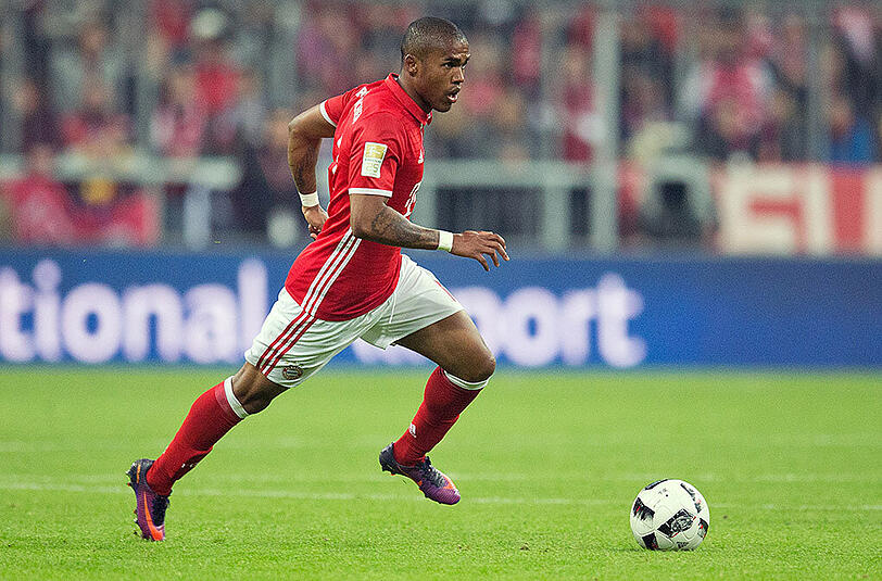 Douglas Costa: Ohne Note. In Minute 77 begann die Zeit des Brasilianers, der auf der linken Außenbahn Ribéry ablöste. Feiner Hammer mit links zum 5:0 (86.). Ein Strich!