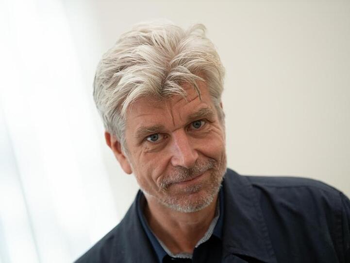 Bestsellerautor Karl Ove Knausgaard hält Peter Handke für einen würdigen Nobelpreisträger.