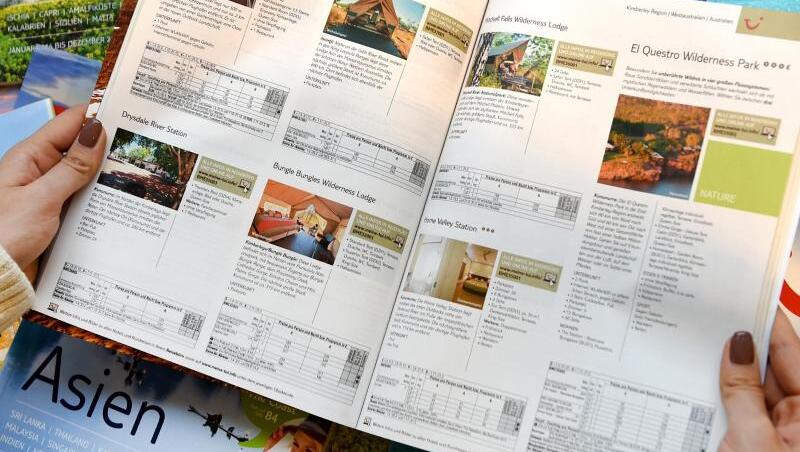Wird weiter von Kunden verlangt: der gedruckte Urlaubskatalog. Wird weiter von Kunden verlangt: der gedruckte Urlaubskatalog.