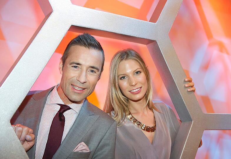 Sarah Brandner mit Moderator Kai Pflaume.