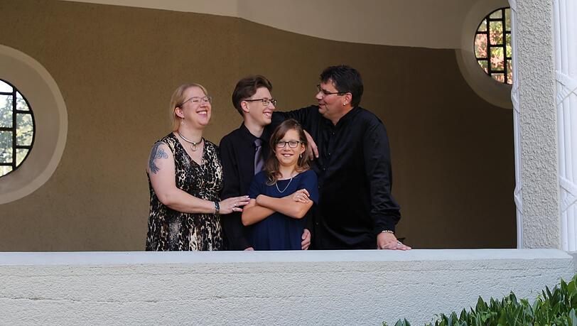 Toleranz, Offenheit und alles im Familienrat besprechen: die Devise der Gleisenbergs. Toleranz, Offenheit und alles im Familienrat besprechen: die Devise der Gleisenbergs.