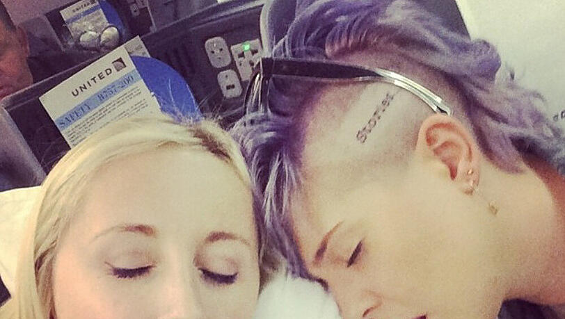 Dieses Bild postete Kelly Osbourne. Schön zu sehen: Ihr neues Tattoo Dieses Bild postete Kelly Osbourne. Schön zu sehen: Ihr neues Tattoo