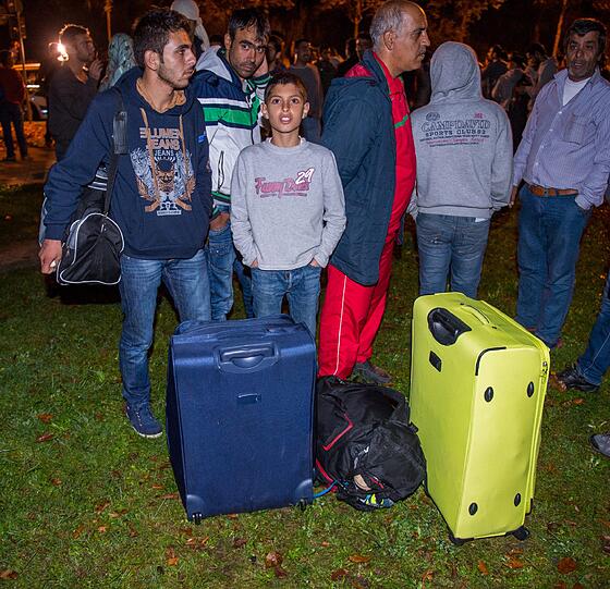 Am Donnerstagabend protestierten Asylbewerber vor der Bayernkaserne in Freimann. Die Bilder.