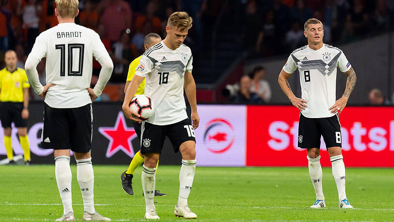 Bedient: Bayern-Star Joshua Kimmich mit Deutschland.