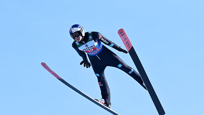 Skispringer Andreas Wellinger in Aktion.